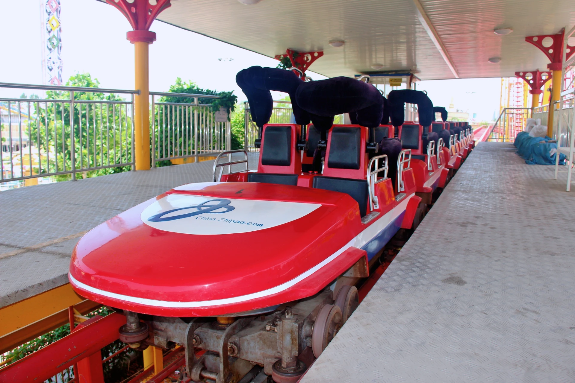 Large Amusement Equipment